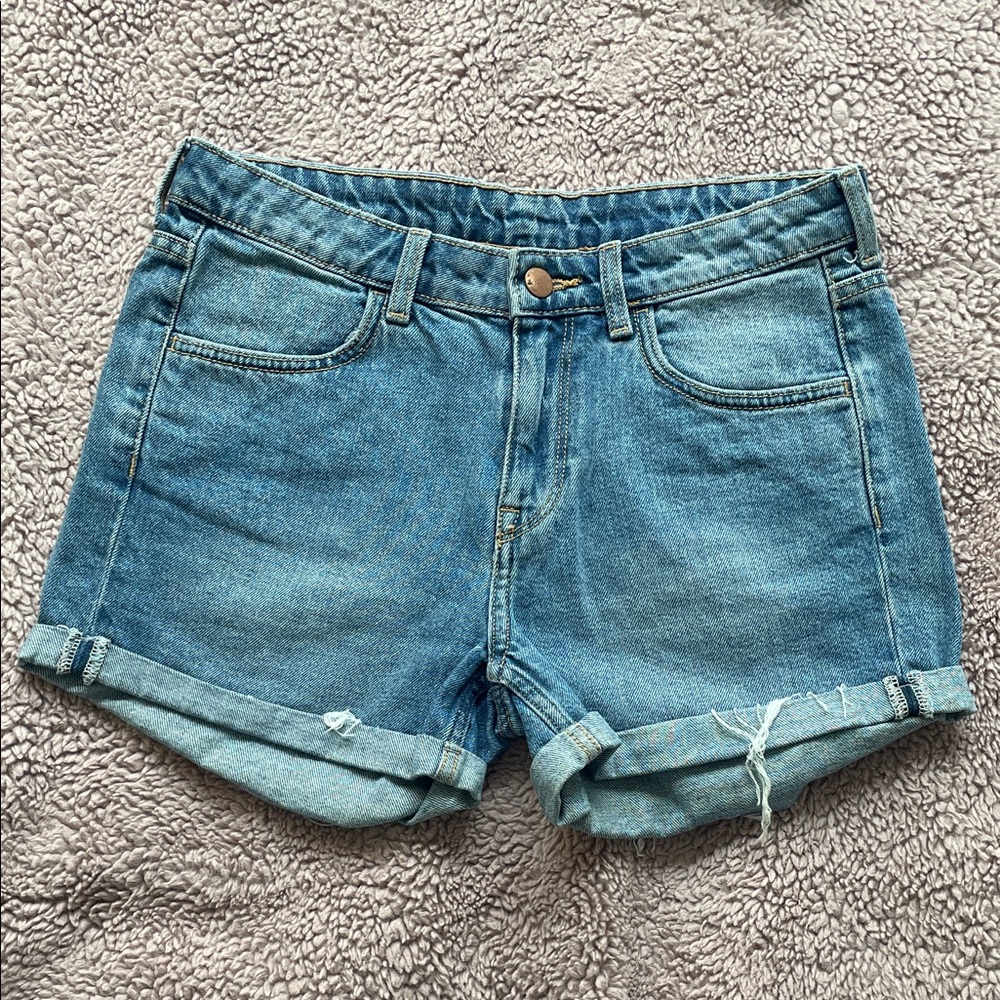 H&M Mid-Rise Light Blue Denim Roll-Cuff Women's Shorts